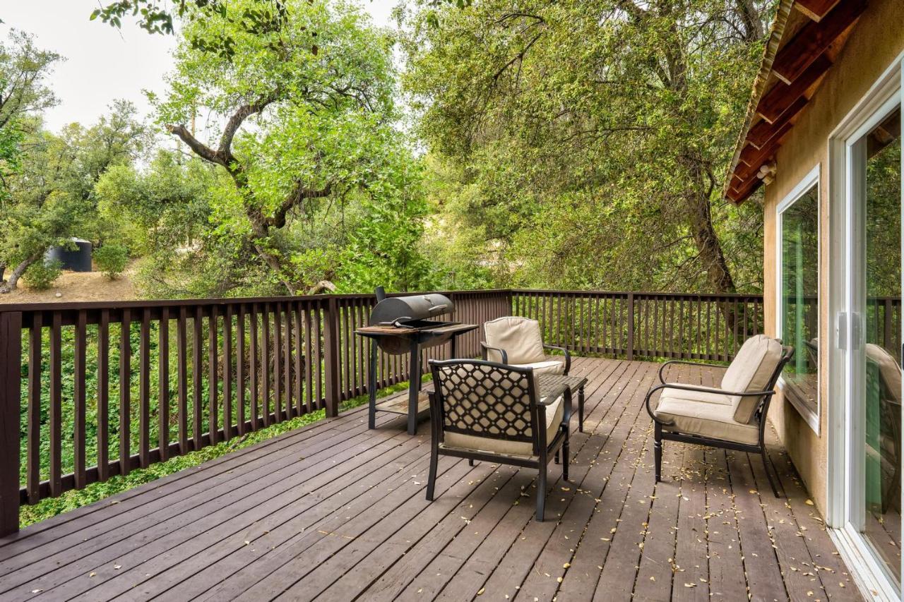 Mountain Trail Lodge And Vacation Rentals Oakhurst Exterior foto